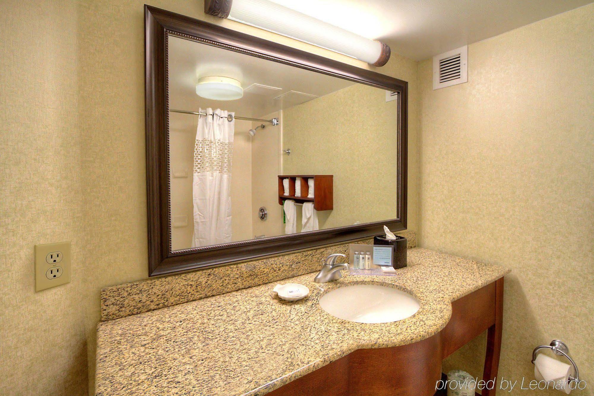 Hampton Inn Raleigh Cary Oda fotoğraf